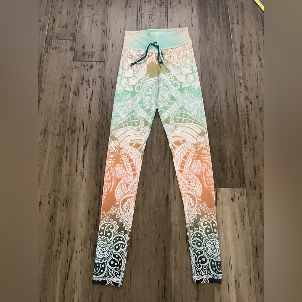 Artheltic Wear Leggings Size Small